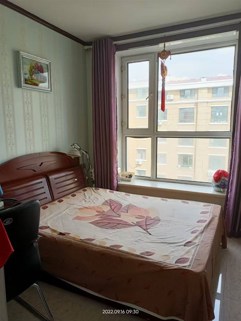 出售学府华庭12A.